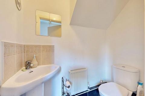 122 Wraysbury Drive, Yiewsley, West Drayton, UB7 7FR