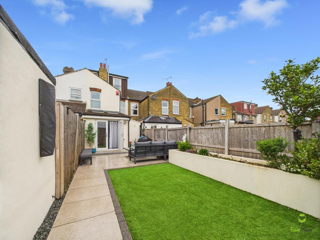 Presented by Clinton at Ewe Move Bexleyheath and Da