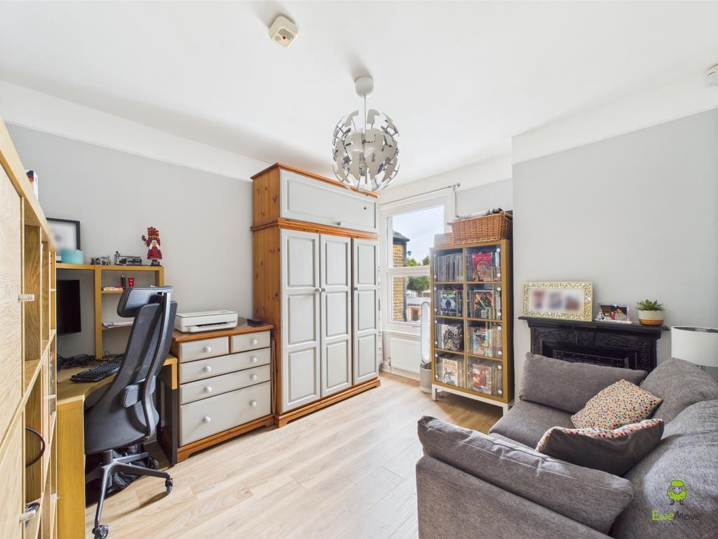 Presented by Clinton at Ewe Move Bexleyheath and Da