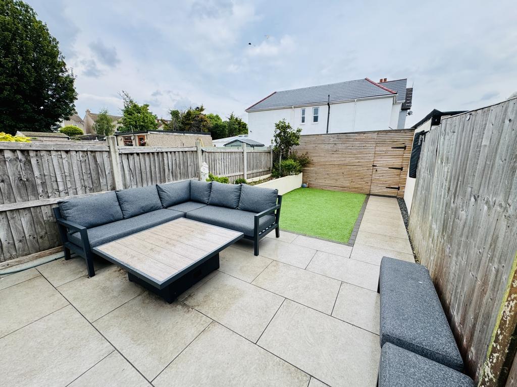 Presented by Clinton at Ewe Move Bexleyheath and Da