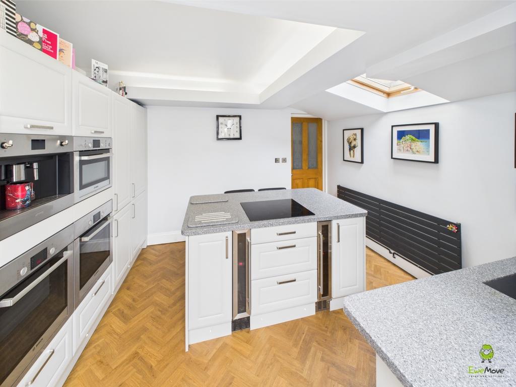 Presented by Clinton at Ewe Move Bexleyheath and Da