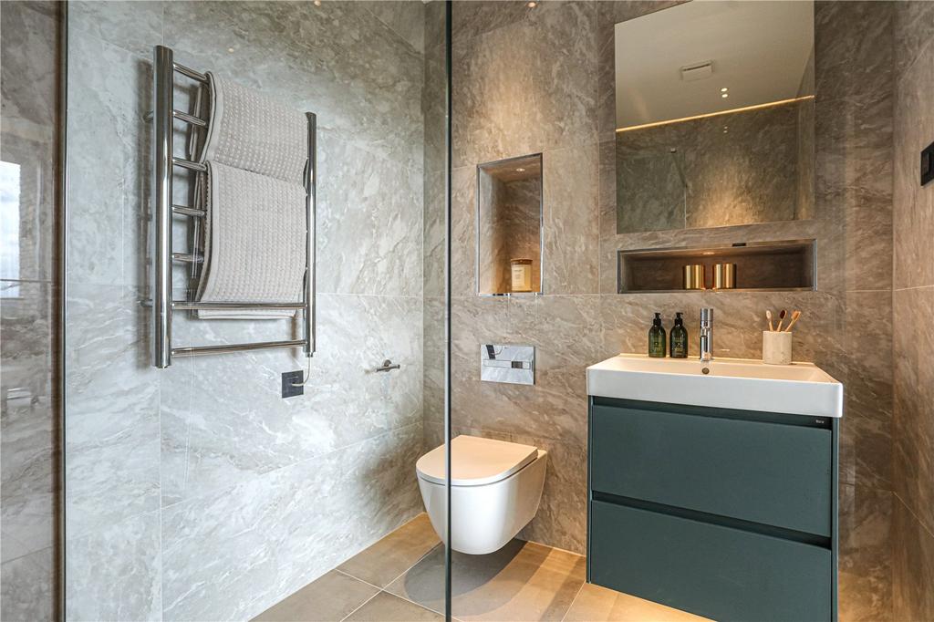 En-Suite 2
