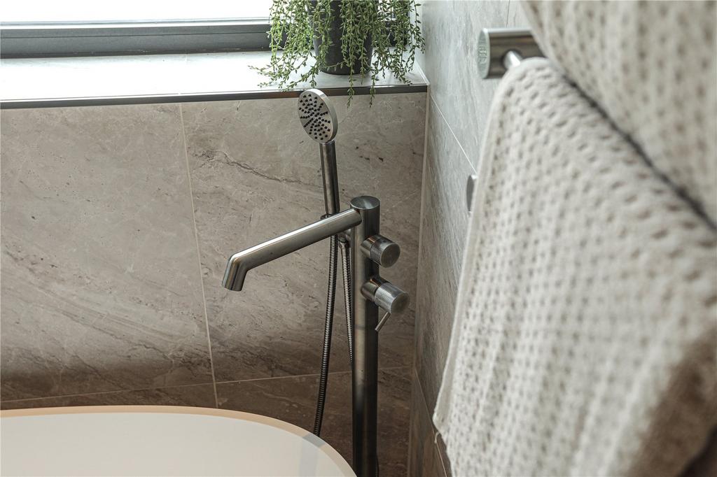 En-Suite 1