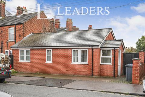 2 bedroom bungalow to rent, Devon Road, Felixstowe