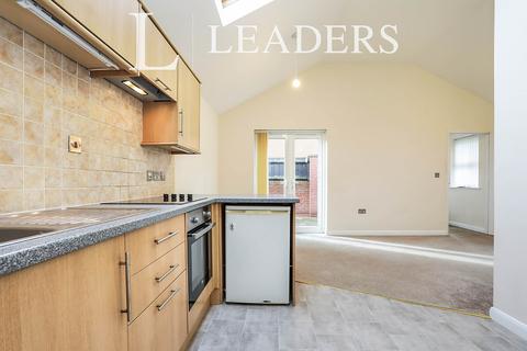 2 bedroom bungalow to rent, Devon Road, Felixstowe