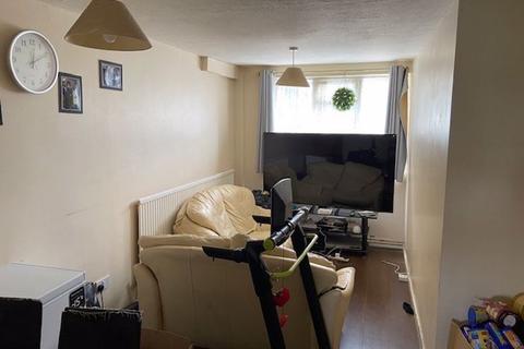 3 bedroom flat for sale, Lawson Road, Enfield