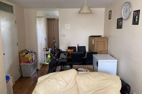 3 bedroom flat for sale, Lawson Road, Enfield