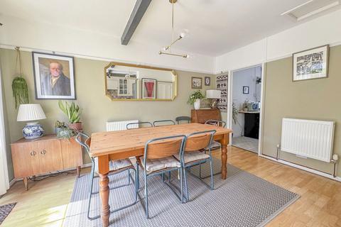 6 Bryngwyn, Caerphilly, CF83 1ET