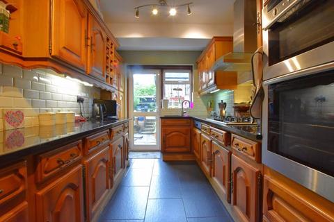 3 bedroom semi-detached house for sale, Shaftesbury Avenue, Harrow