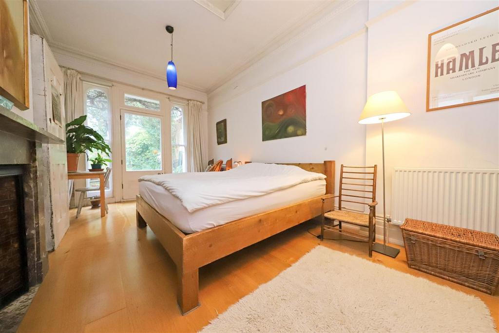 Nicholas james brunswick place bed two.jpg