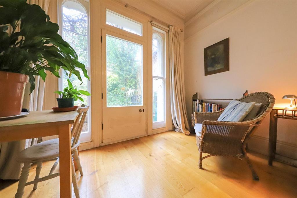 Nicholas james brunswick place bed 2 doors.jpg