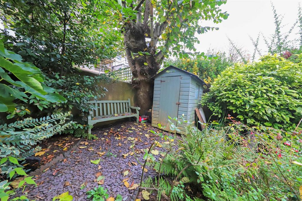 Nicholas james brunswick place garden.jpg
