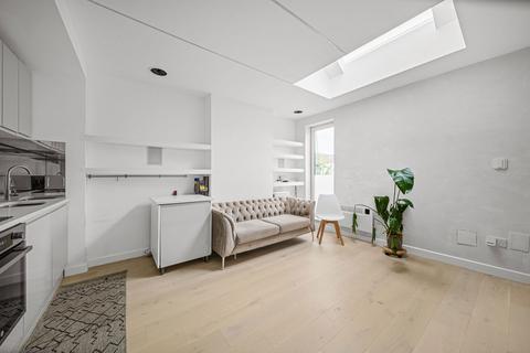 2 bedroom maisonette for sale, Malton Street, London SE18