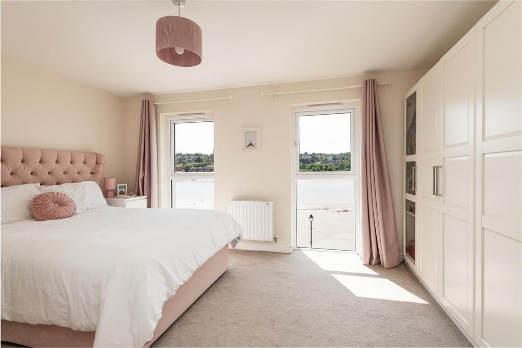 Master Bedroom.jpg