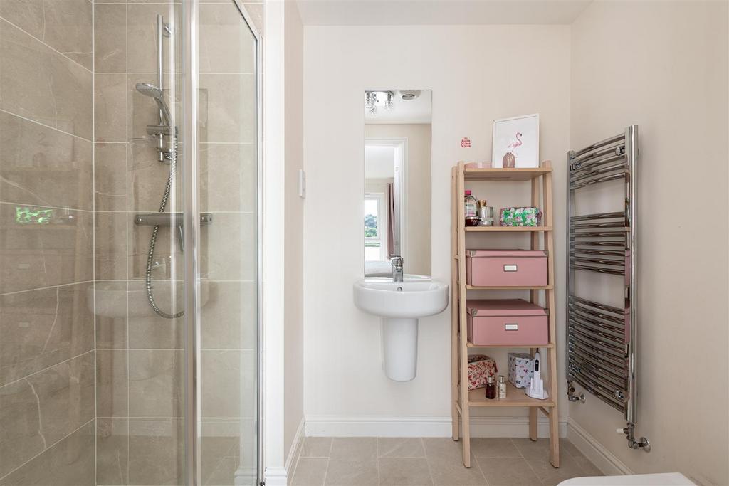 Ensuite to Master.jpg