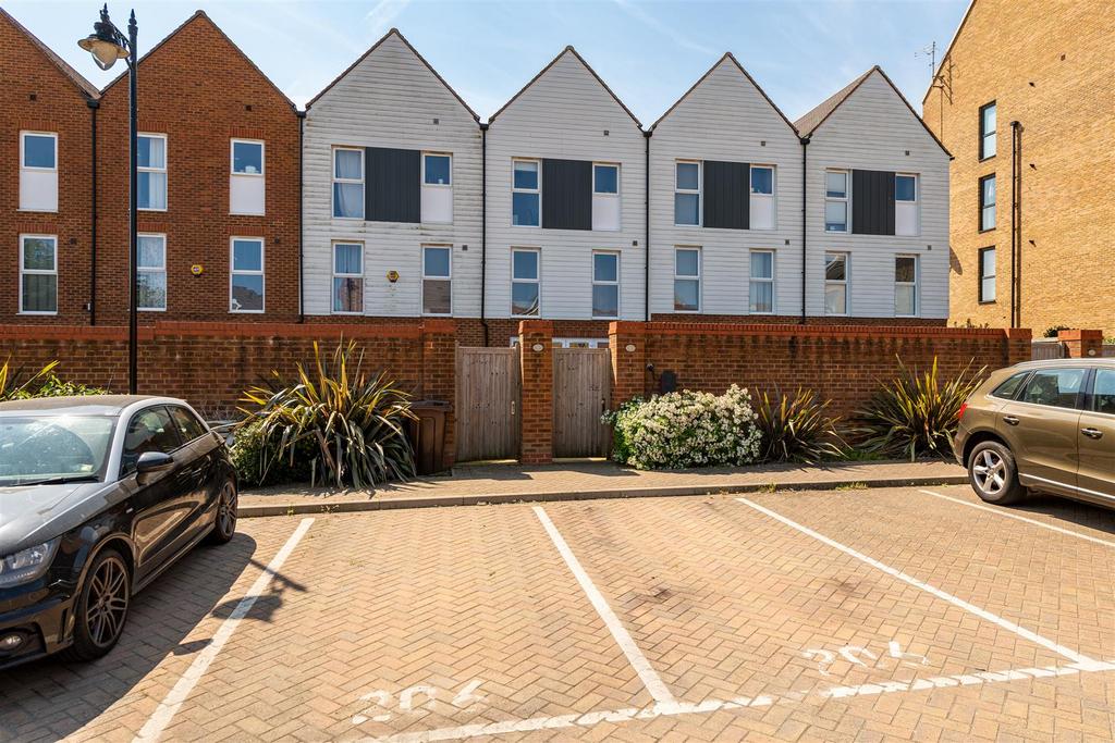 10 Knights Templar Way parking.jpg