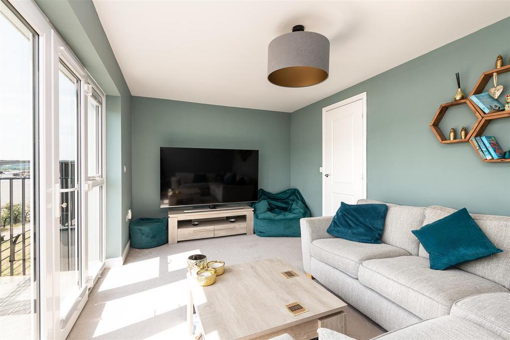 Living Room .jpg
