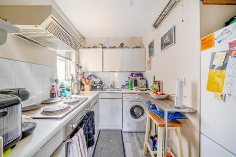 Studio for sale, Ash Walk, WEMBLEY