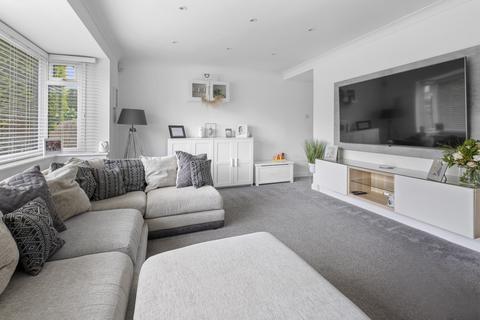 39 Avon Close, Bromsgrove, B60 3PE