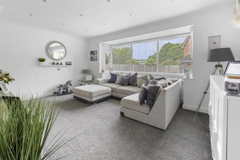39 Avon Close, Bromsgrove, B60 3PE