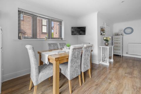 39 Avon Close, Bromsgrove, B60 3PE