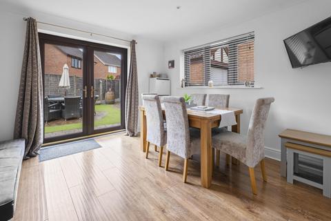 39 Avon Close, Bromsgrove, B60 3PE