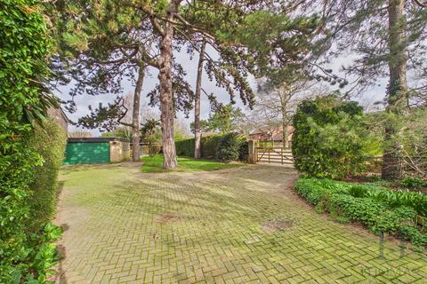 4 bedroom detached house for sale, Manor Park, Ruddington, Nottingham