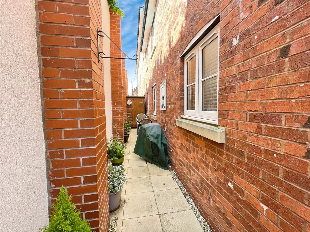 Courtyard Garden