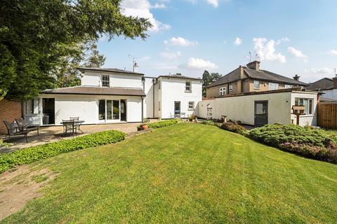3 bedroom detached house for sale, Woodhall Drive, Pinner, Middlesex