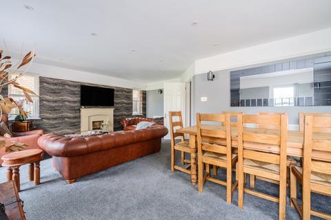 undefined, Manor Park Close, Tilehurst, Reading