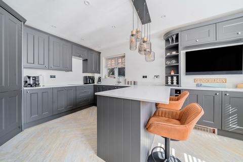 undefined, Manor Park Close, Tilehurst, Reading