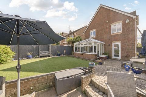 5 bedroom detached house for sale, Manor Park Close, Tilehurst, Reading