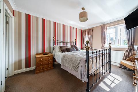 5 bedroom detached house for sale, Manor Park Close, Tilehurst, Reading