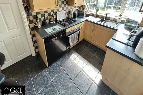3 bedroom semi-detached house for sale, Saltwells Road, Dudley