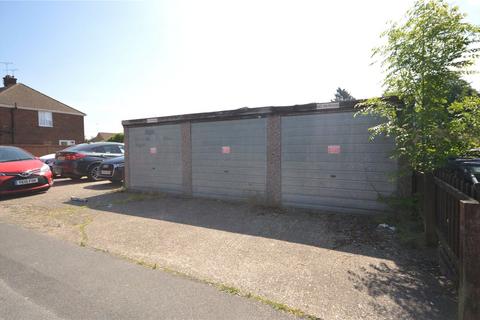undefined, Gardenia Avenue, Luton, Bedfordshire, LU3