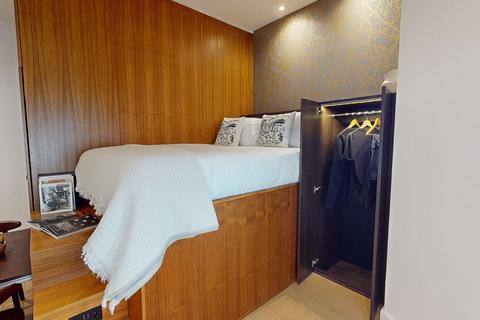 Studio to rent, Dennington Park Road