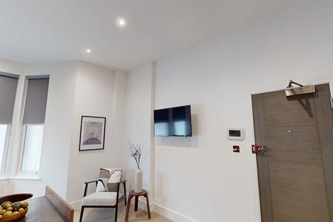 Studio to rent, Dennington Park Road