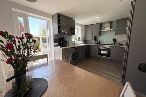 12 Caen View, Braunton, EX33 1FE