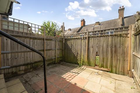 208 Derinton Road, London, SW17 8HX