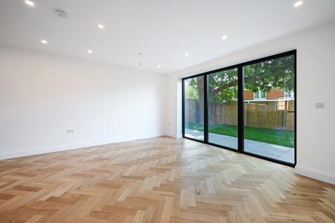 undefined, Grand Drive, Raynes Park SW20