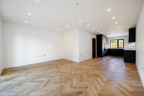 undefined, Grand Drive, Raynes Park SW20