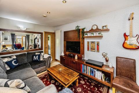 10 Deep Lane, Brighouse, HD6 4HF
