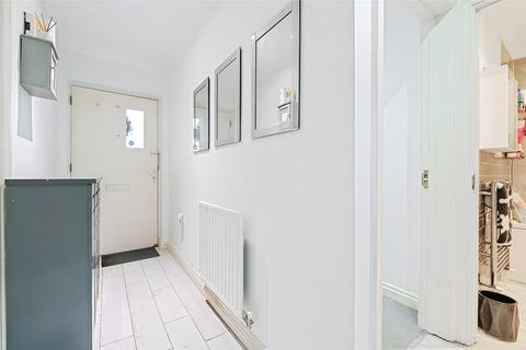 38 Davis Way, Sidcup, DA14 5JR