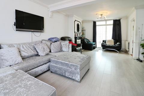 undefined, Dunspring Lane, Ilford IG5