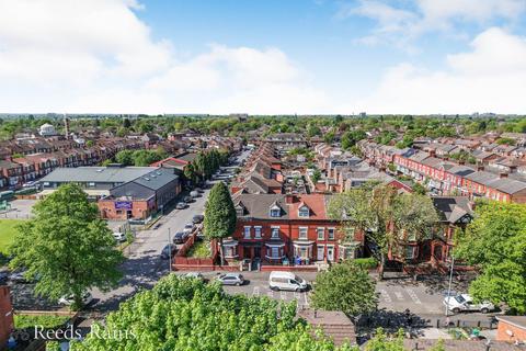 5 bedroom terraced house for sale