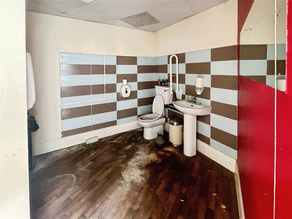 Resturant Toilet