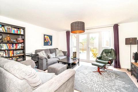 3 bedroom end of terrace house for sale, Guardians Way, Hampshire PO3