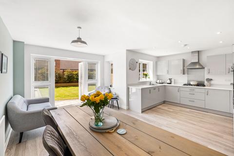 4 bedroom house for sale, Reeves Crescent, Horley RH6