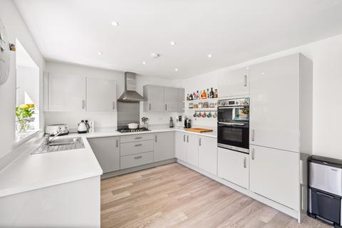 4 bedroom house for sale, Reeves Crescent, Horley RH6