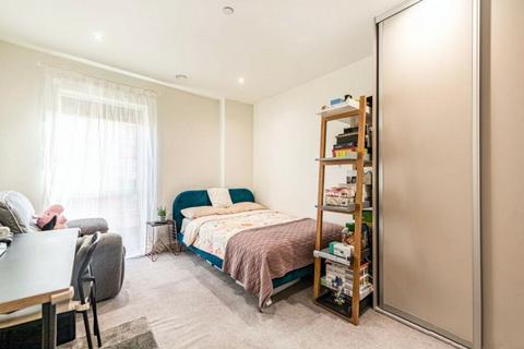 2 bedroom flat to rent, Lotus House 1